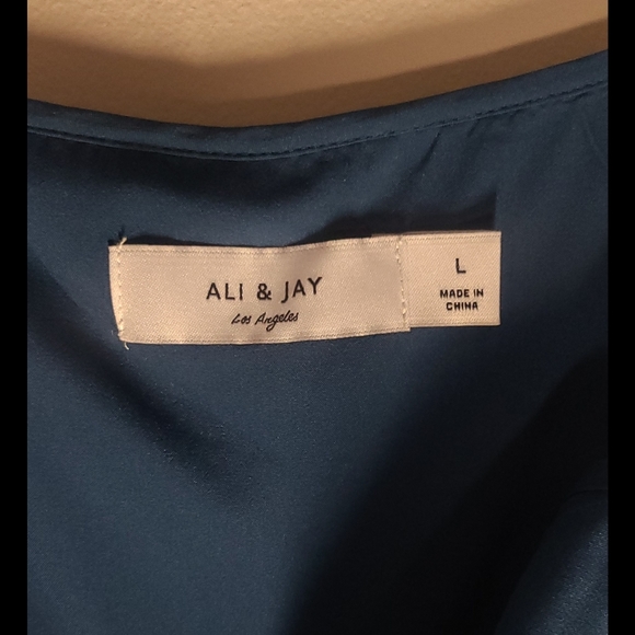 🆕️ Ali & Jay Blue & White Floral Cropped Jumpsuit - Picture 12 of 16